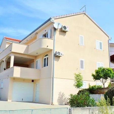 Guest house And Ciovo Okrug Gornji