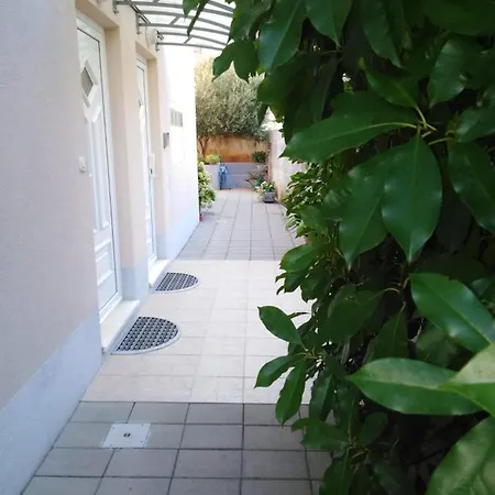 And Ciovo Guest house Okrug Gornji